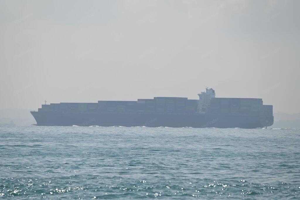 EXPRESS BERLIN, Container ship - Current position, specs & port calls ...