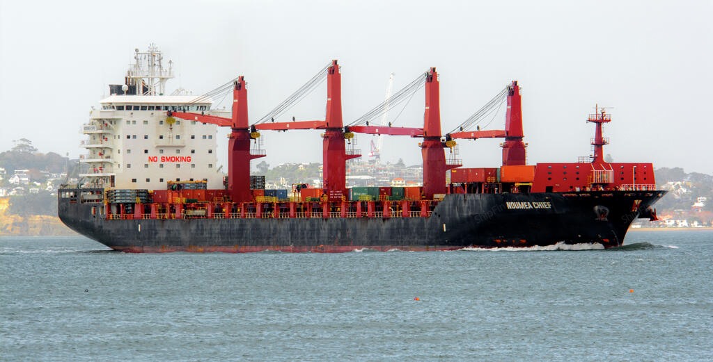 NOUMEA CHIEF, Container ship - Current position, specs & port calls ...